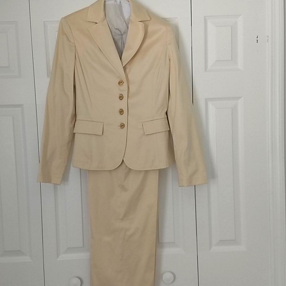 St John Sport Suit